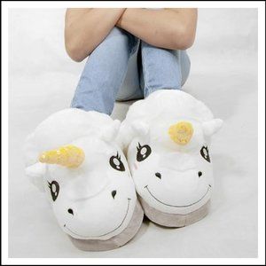 Ultra Plush Unicorn Slippers | Think Geek | One Size